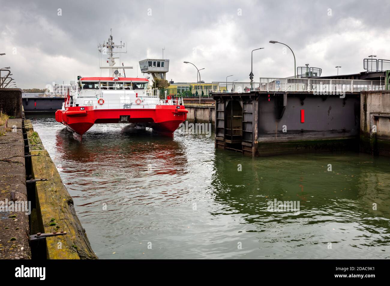 Pilot Tender GRODEN in Schleusenkammer Stockfoto