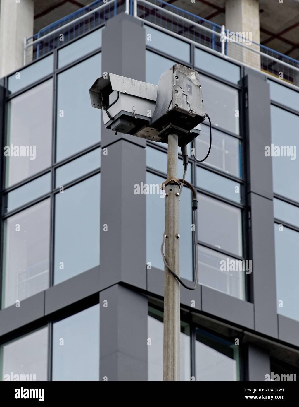 Verkehrskontrollkamera (Manchester, UK) zur Überwachung des Verkehrsflusses Stockfoto