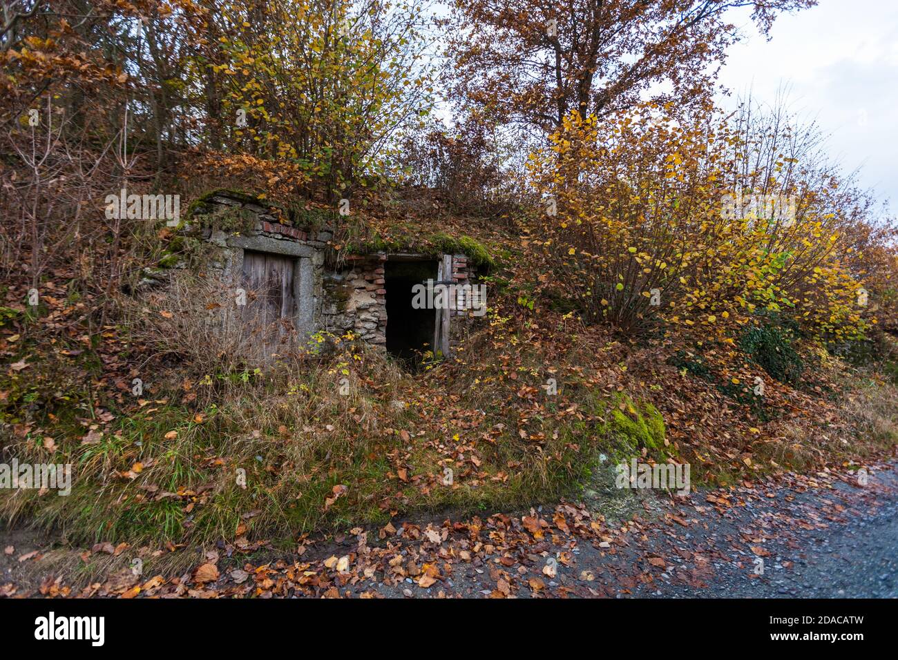 Zoigl-Beer Lagerung im Steinkeller in Falkenberg, Deutschland Stockfoto