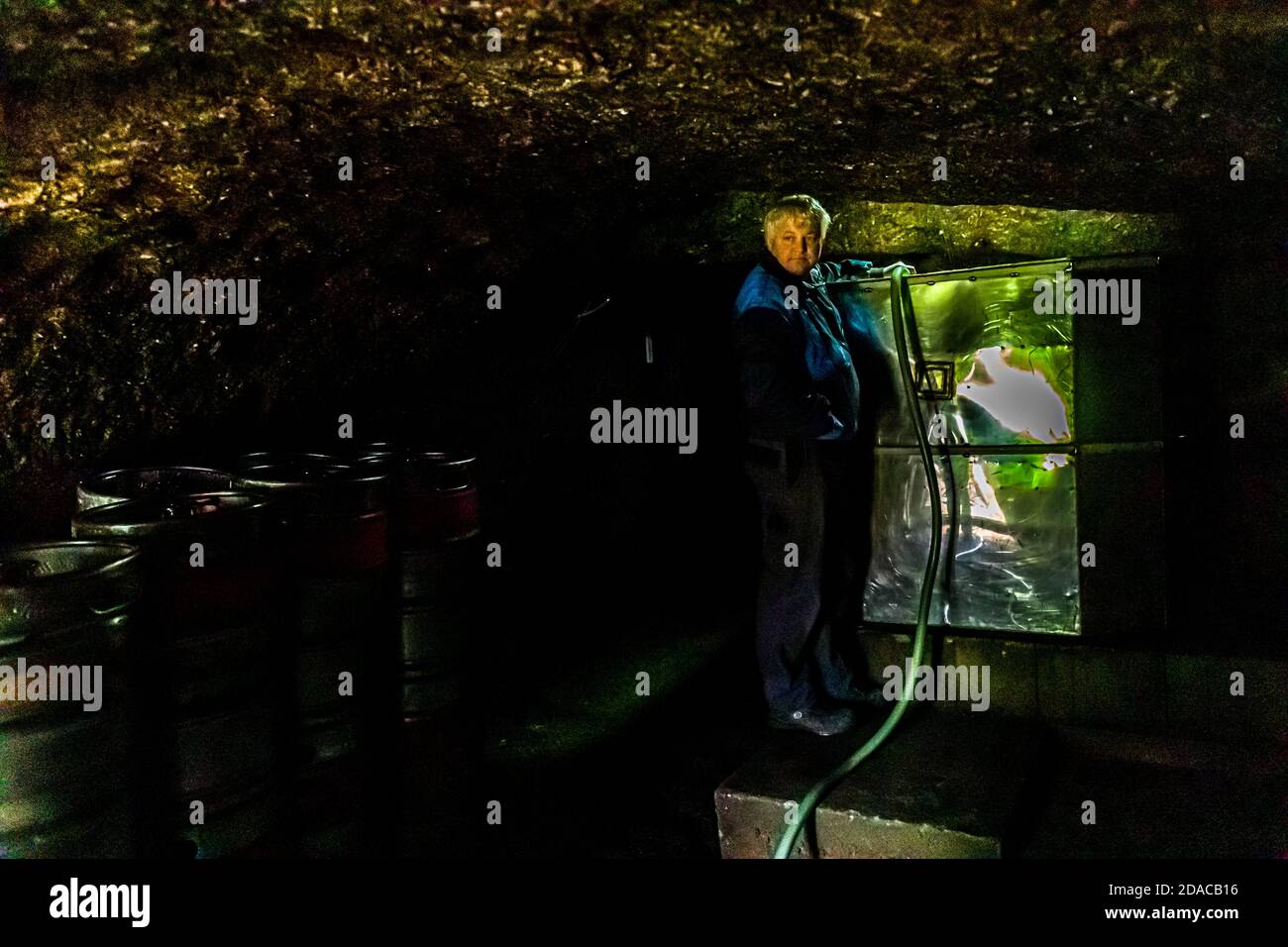 Zoigl-Beer Lagerung im Steinkeller in Falkenberg, Deutschland Stockfoto