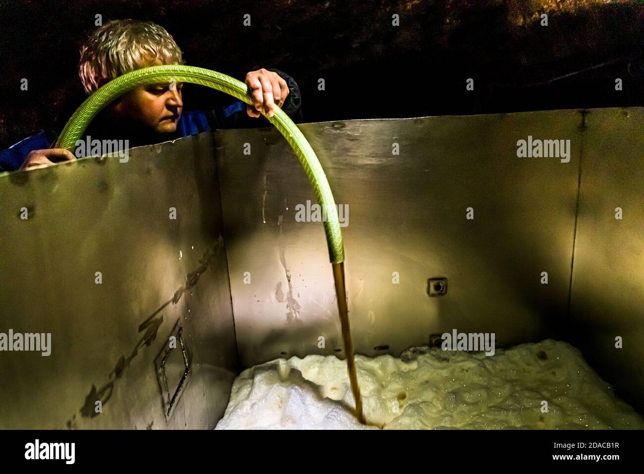 Zoigl-Beer Lagerung im Steinkeller in Falkenberg, Deutschland Stockfoto