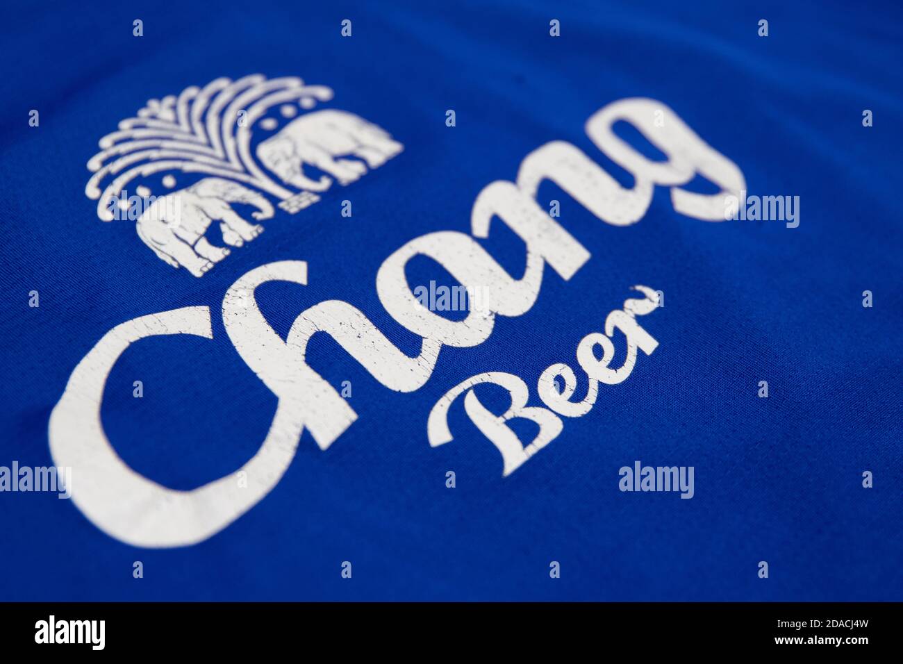 Chang Beer Sponsoring auf der Vorderseite eines Everton Football Hemd Stockfoto