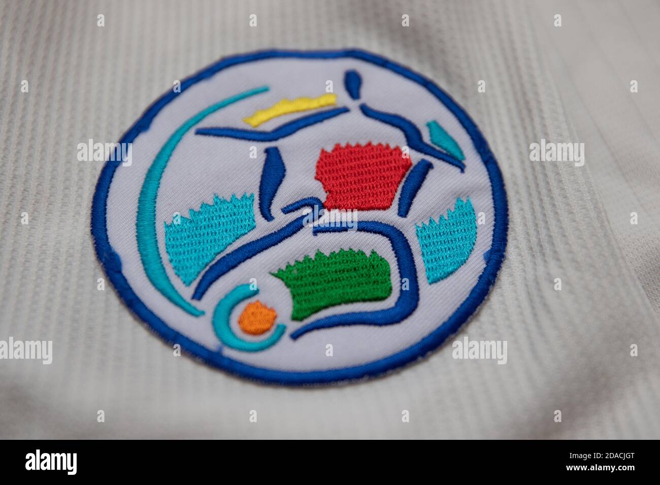 Euro 96 Logo, aus einem England Fußballtrikot. Stockfoto