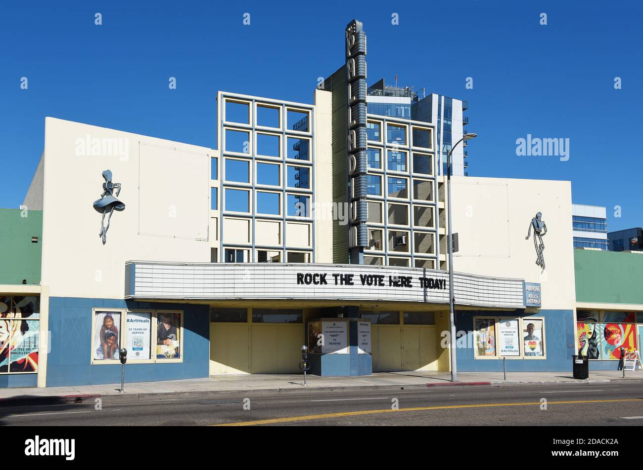 HOLLYWOOD, KALIFORNIEN - 10 NOV 2020: Das Hollywood Palladium, ein Theater im Streamline Moderne, Art Deco Stil. Stockfoto
