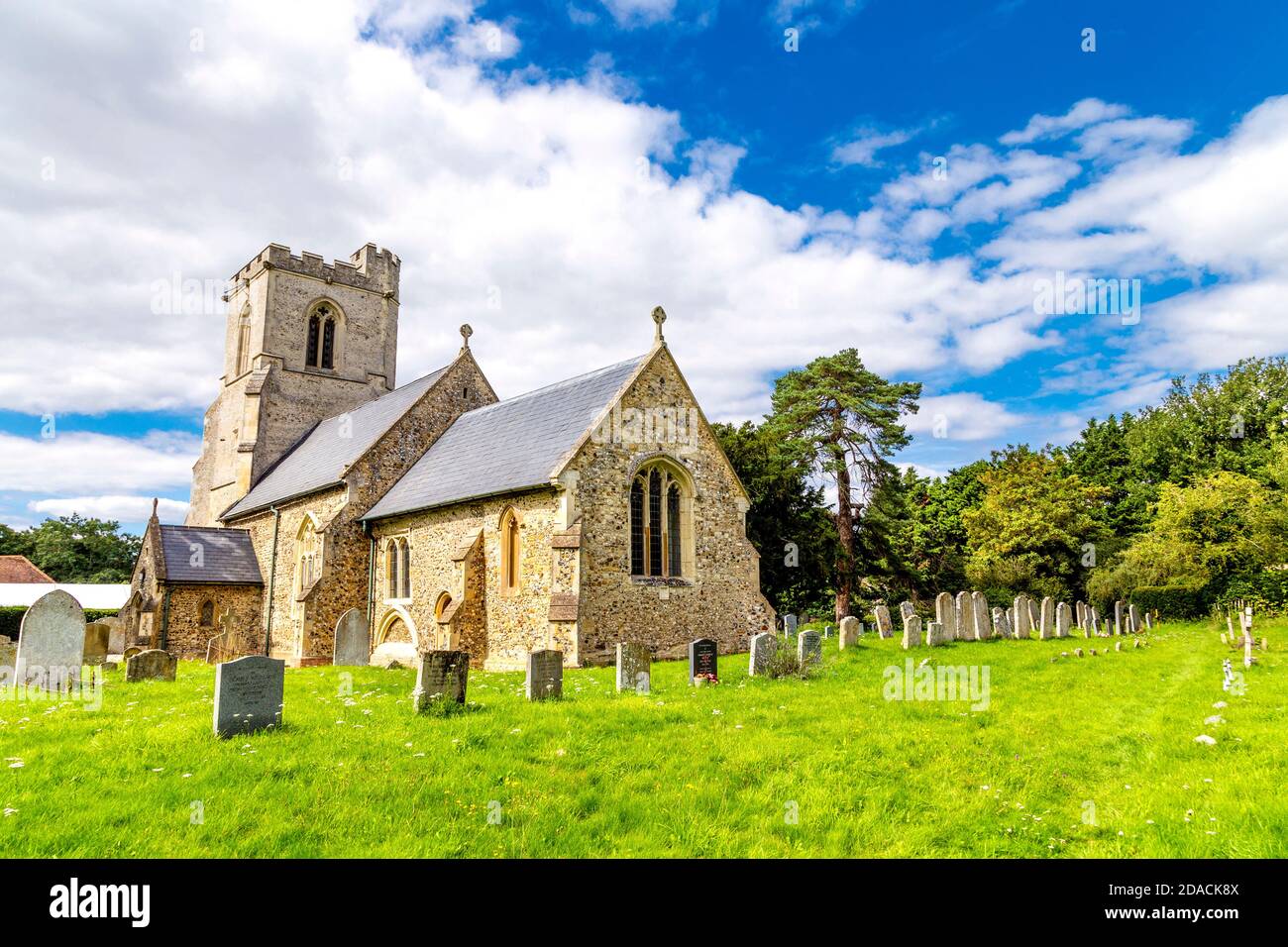 All Saints' Church im Dorf Wilran entlang der C12-Radroute, Hertfordshire, Großbritannien Stockfoto
