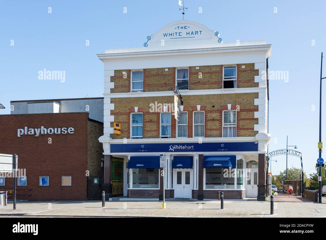 The White Hart African Restaurant & Wine Bar (ehemaliges Pub), Erith High Street, Erith, London Borough of Bexley, Greater London, England, Vereinigtes Königreich Stockfoto