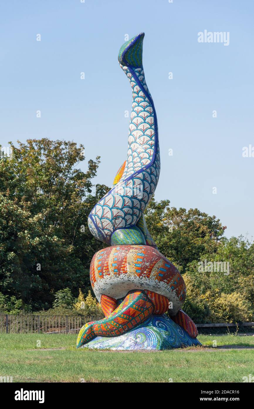 Erith Fischskulptur am Erith Kreisverkehr, Erith, London Borough of Bexley, Greater London, England, Vereinigtes Königreich Stockfoto