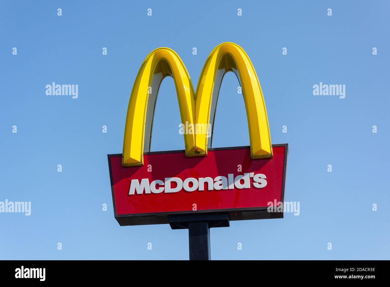 McDonald's Restaurant Schild, Crayford Road, Crayford, London Borough of Bexley, Greater London, England, Vereinigtes Königreich Stockfoto