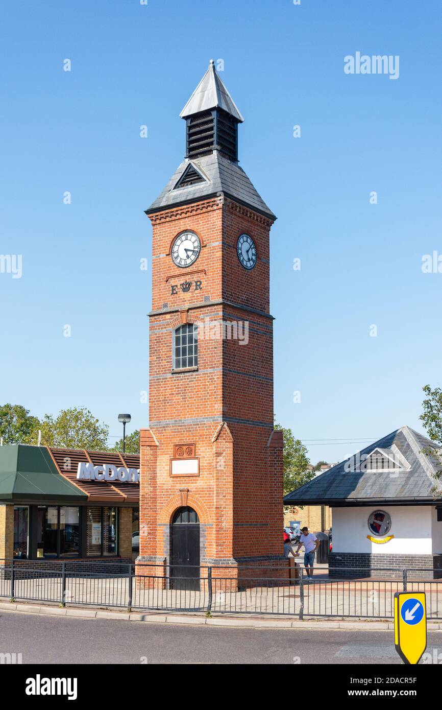 The Crayford Clock Tower (1903), Market Place, Crayford, London Borough of Bexley, Greater London, England, Vereinigtes Königreich Stockfoto