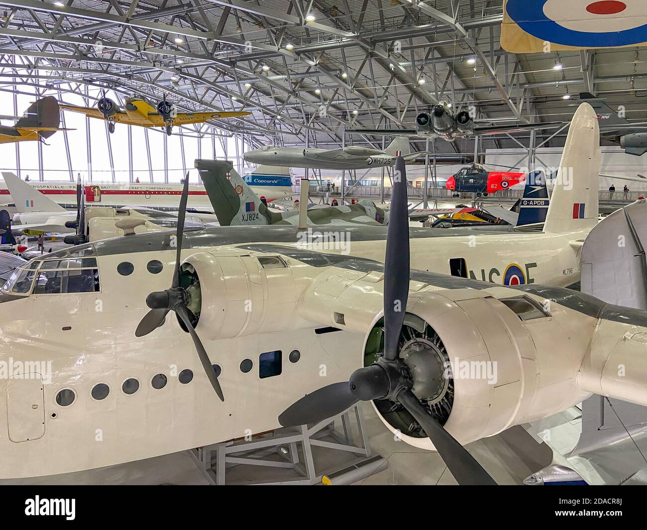 Die Flugzeughalle in IWM Duxford, Duxford Airfield, Duxford, Cambridgeshire, England, Großbritannien Stockfoto