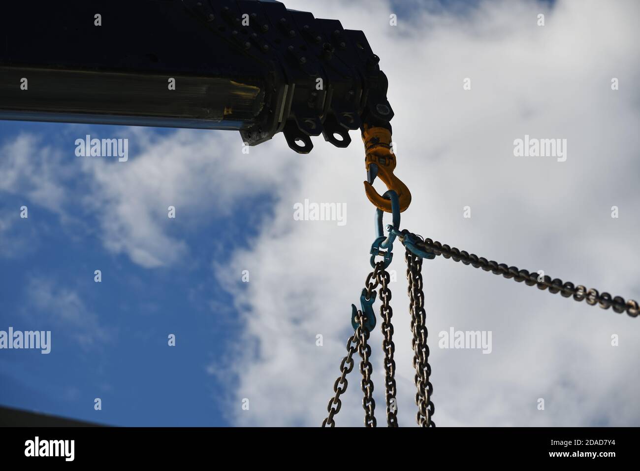 Detail eines Hakens und eines Hebezeugs, das an einem verwendet wird Kleiner Kran Stockfoto