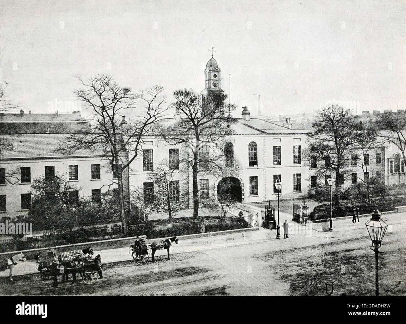 Der Weiße Linen Hall oder die Linen Hall Library, wie sie 1888 war. Jetzt ersetzt durch das Rathaus. Stockfoto