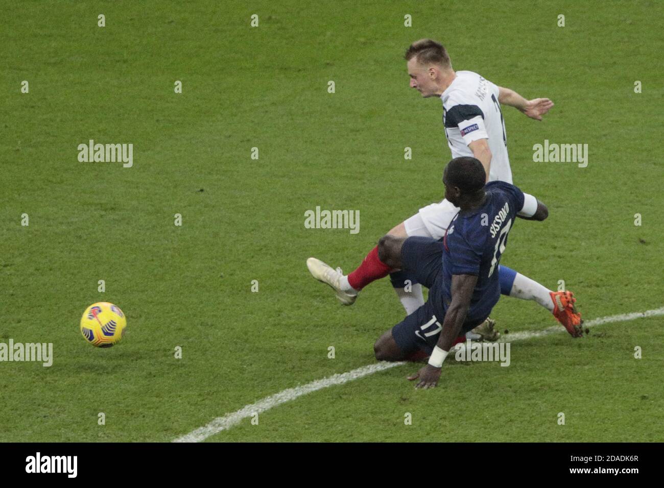 Rasmus Ilmari Karjalainen (FIN) kämpfte gegen Moussa Sissoko (FRA) während der Internationales Freundschaftsspiel Fußballspiel zwischen Frankreich und Finnland auf Nov. P Stockfoto