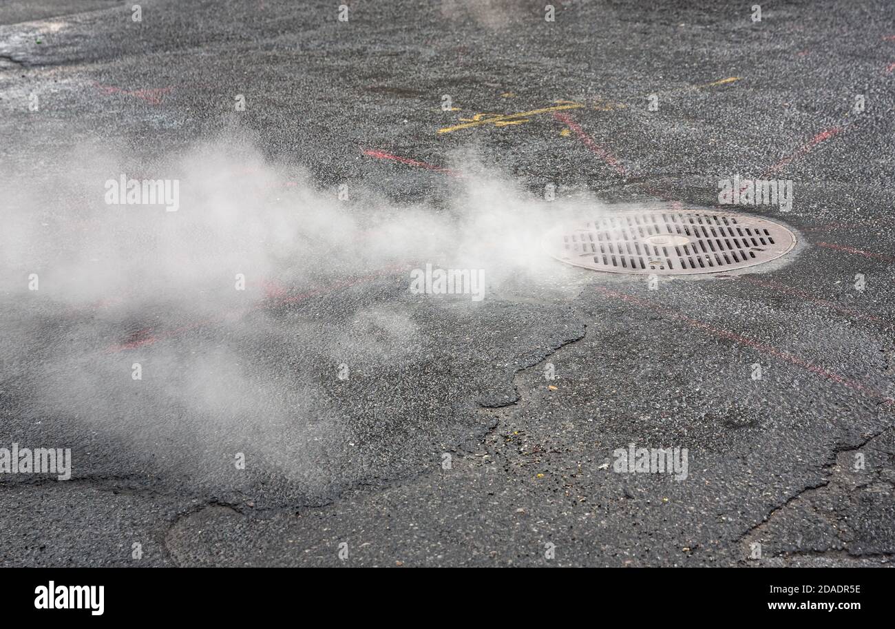 Dampf aus der U-Bahn auf Manhattan Stockfoto