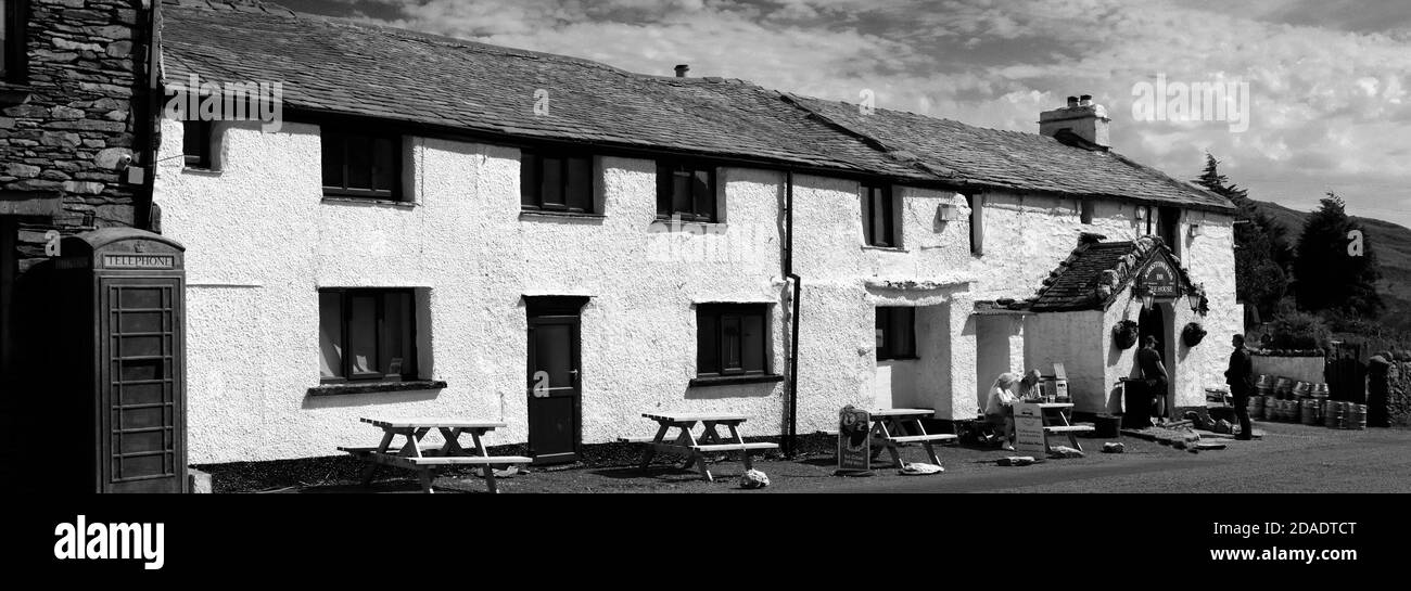 Blick auf den Kirkstone Inn Pub, Kirkstone Pass, Lake District National Park, Cumbria, England, Großbritannien Stockfoto