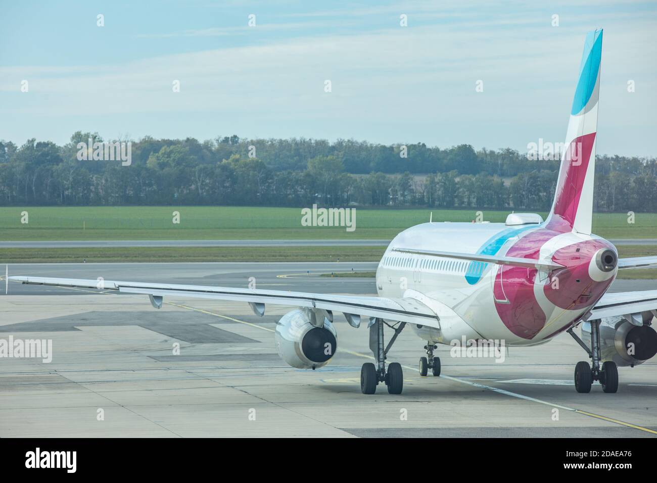 Stuttgart, Deutschland - 4. Oktober 2020: Eurowings Europe Airbus A320 am Flughafen Stuttgart in Deutschland. Airbus ist ein europäischer Flugzeughersteller Stockfoto