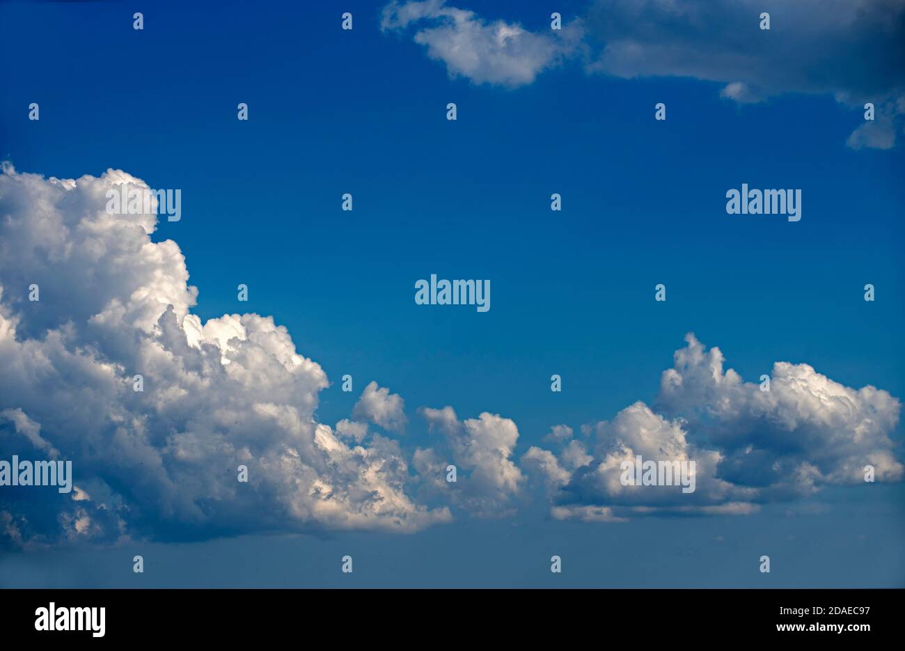 Cumulus Wolken von schönem Wetter Stockfoto