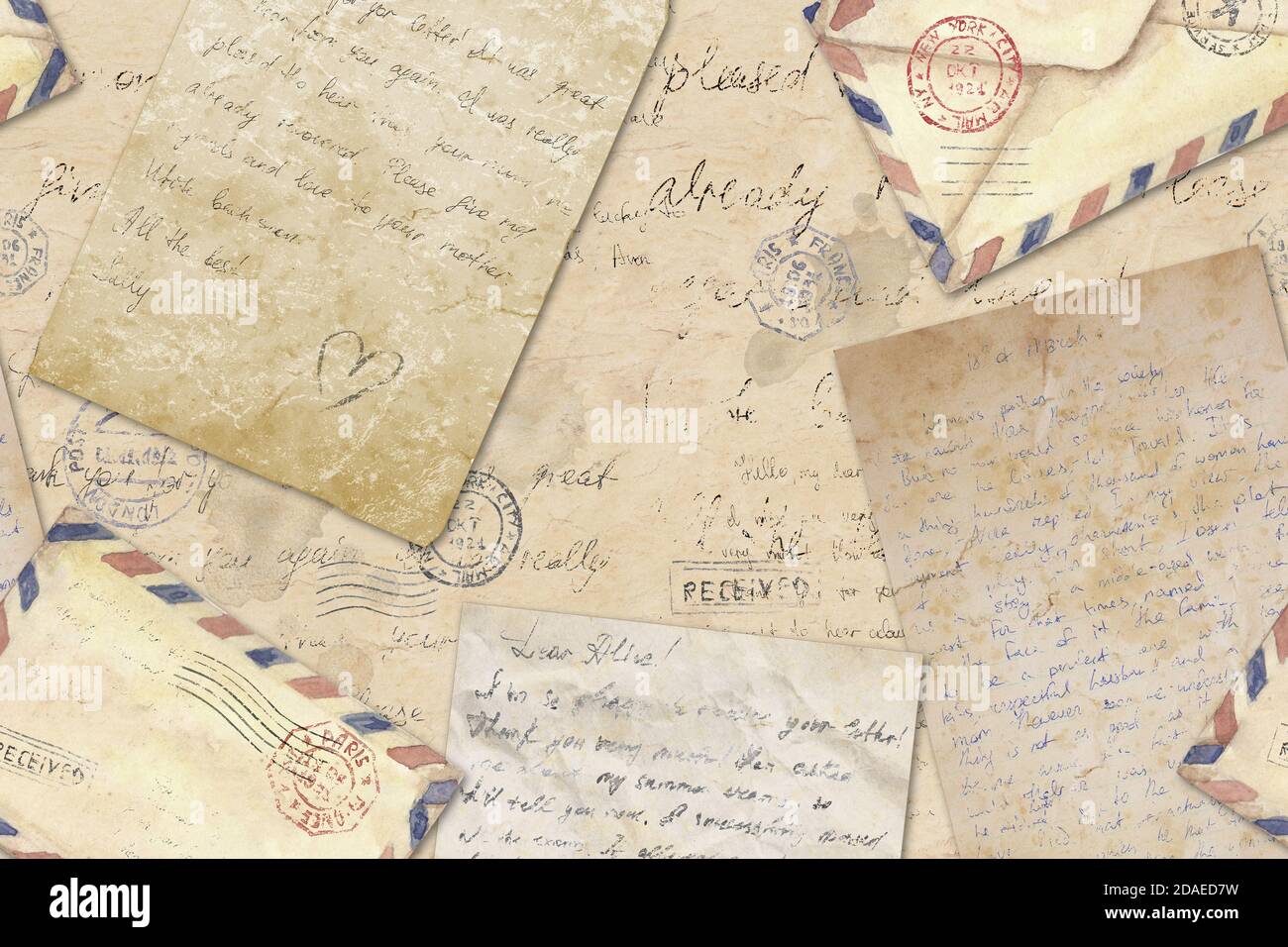 Hintergrund im Vintage-Stil mit handgeschriebenen Briefen, Poststempeln, Umschlägen. Aquarell handgezeichnete altmodische Illustration auf alt gealtertem Papier mit Stockfoto