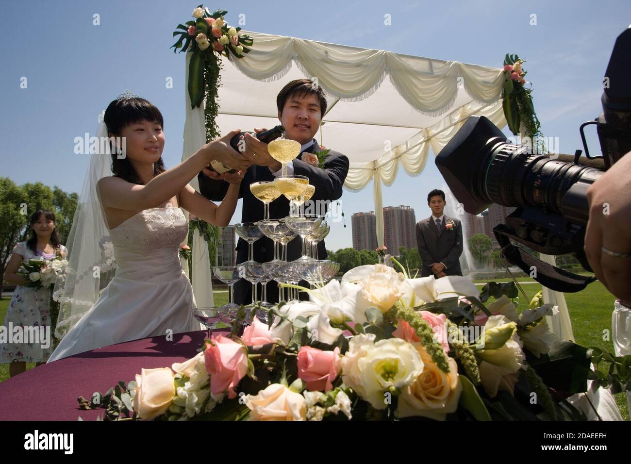 Weiße pyramide in china Fotos und Bildmaterial in hoher Auflösung Alamy