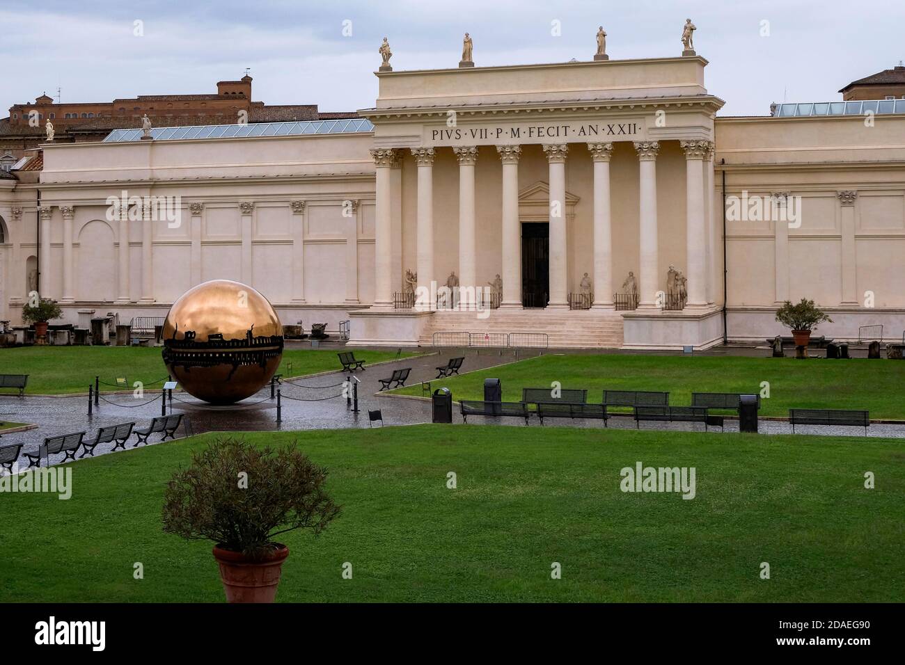 Cortile della Pigna - Garten im Vatikanischen Museum Stockfoto