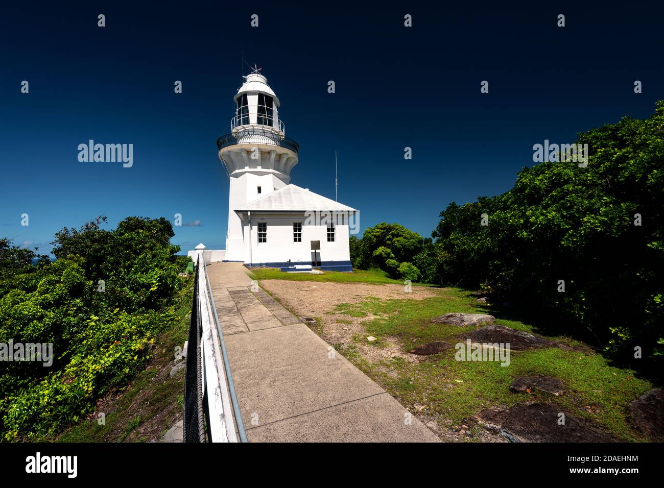 Der zum Weltkulturerbe zählende Leuchtturm Smoky Cape Lighthouse im hat Head National Park. Stockfoto