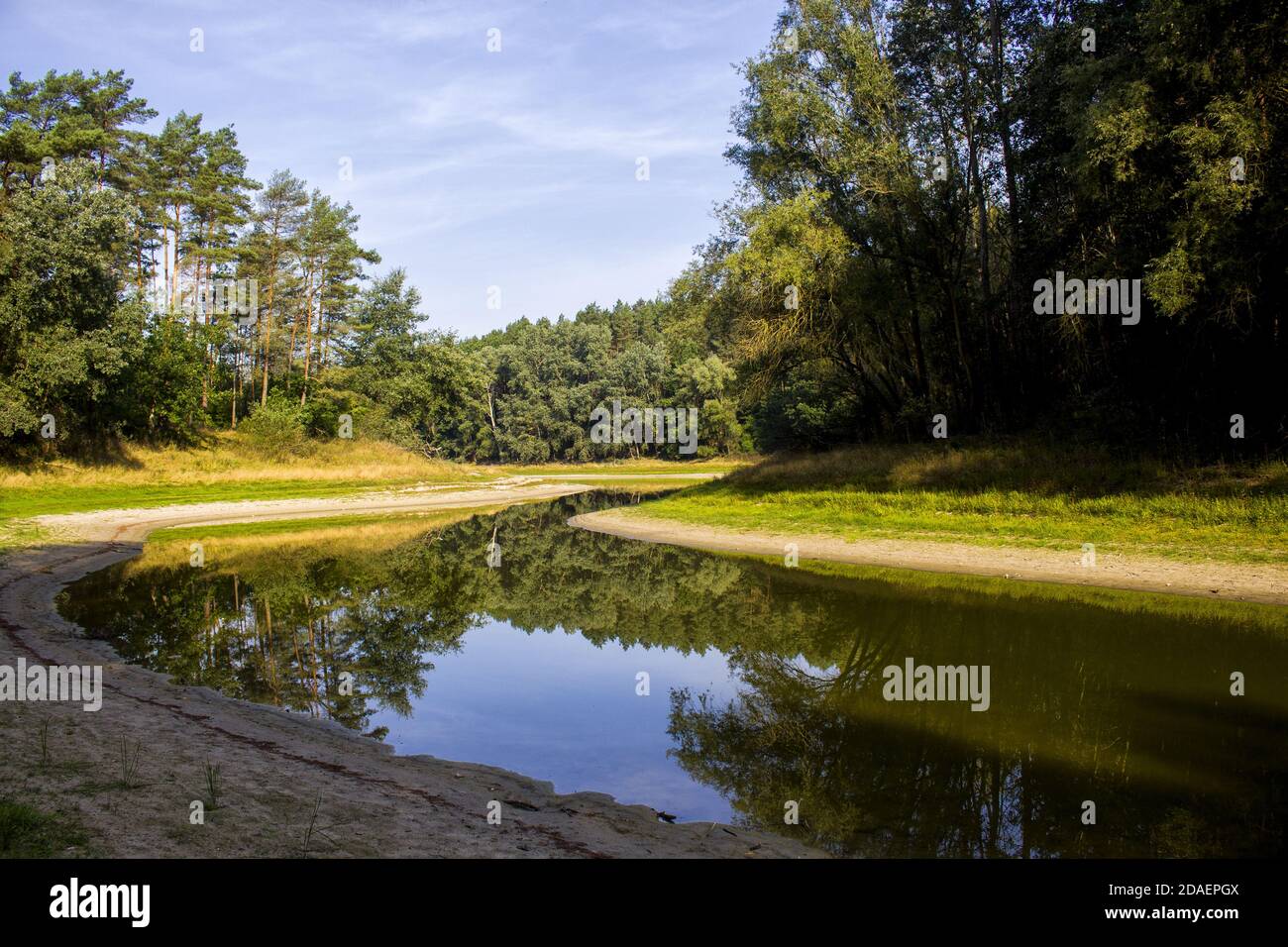 Kopcze See - Beispiel von Ribbon See. Einer der eiszeitlichen, fingerförmigen Seen Stockfoto