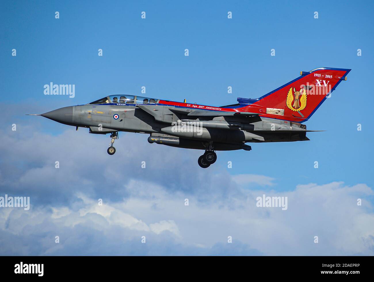 Panavia GR4 schnelle RAF Jet Swing Wing Bomber Flugzeuge kommen bei RAF Lossiemouth Aircraft in Moray, North East Scotland landen. Stockfoto