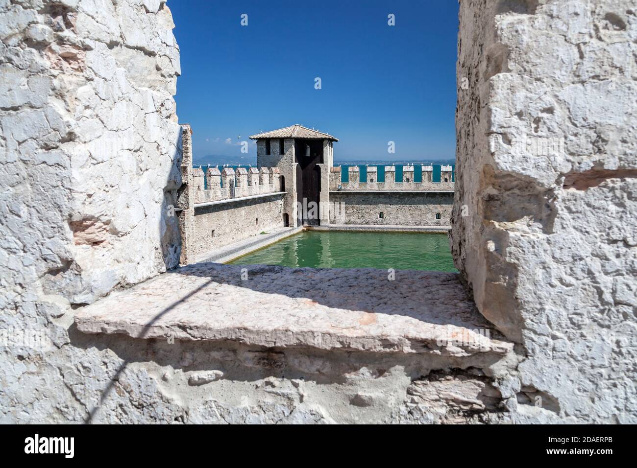 Geographie / Reisen, Italien, Lombardei, Castello Scaligero in Sirmione, Gardasee, Additional-Rights-Clearance-Info-not-available Stockfoto