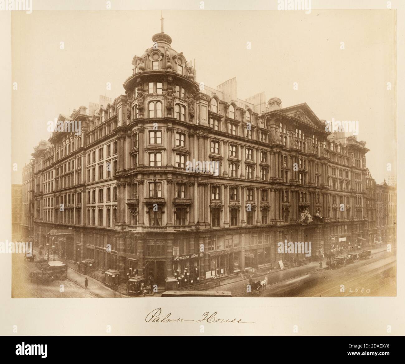 Großes Foto von außen von Second Palmer House Hotel von J.W. Taylor in den 1880er Jahren in Chicago, Illinois. Stockfoto