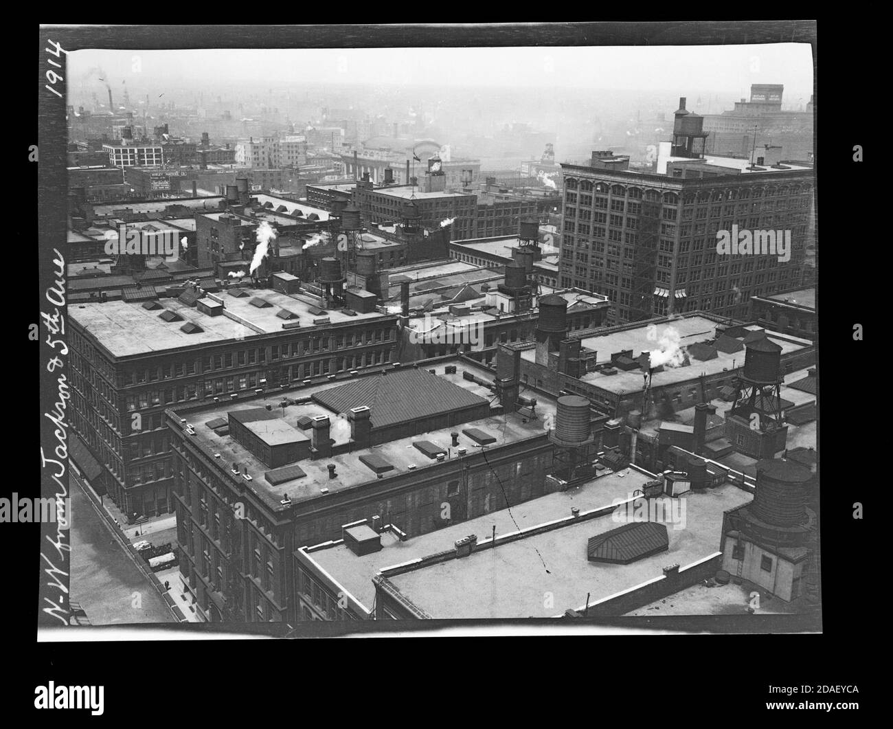 Blick aus der Vogelperspektive nordwestlich vom Jackson Boulevard und der Fifth Avenue (Wells Street), Chicago, Illinois, 1914. Stockfoto