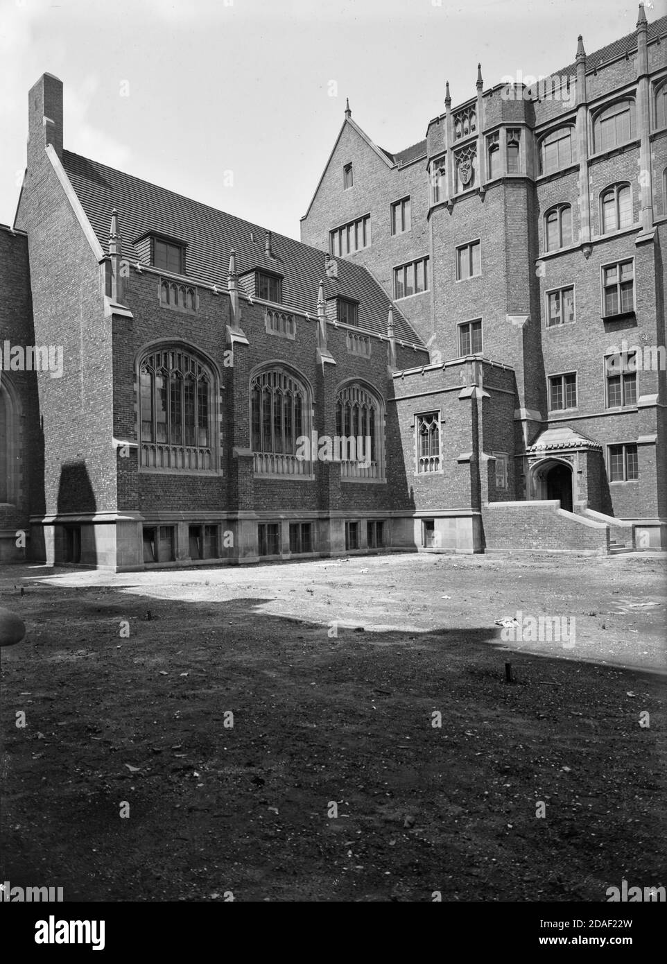 Äußeres Detail, Eingang mit Plakette am University of Illinois College of Medicine, Chicago, Illinois, ca. 1923-1936. Stockfoto