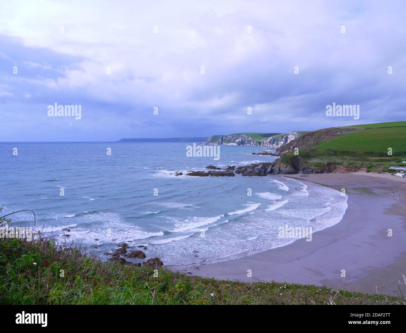 Challborough Bay und Burgh Island, Devon, Großbritannien. Stockfoto