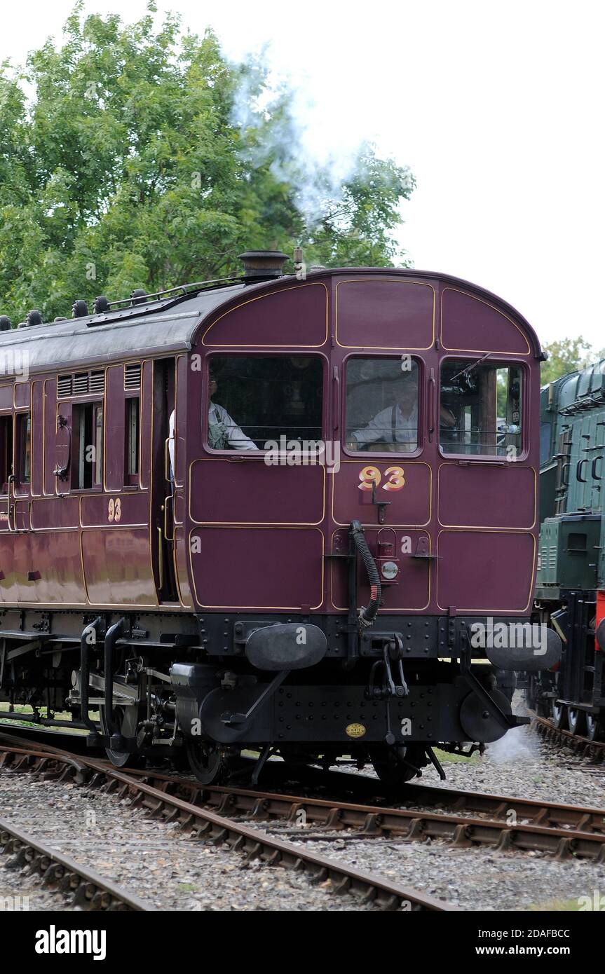 '93' (Dampfeisenbahn) und Anhänger im Didcot Railway Center. Stockfoto