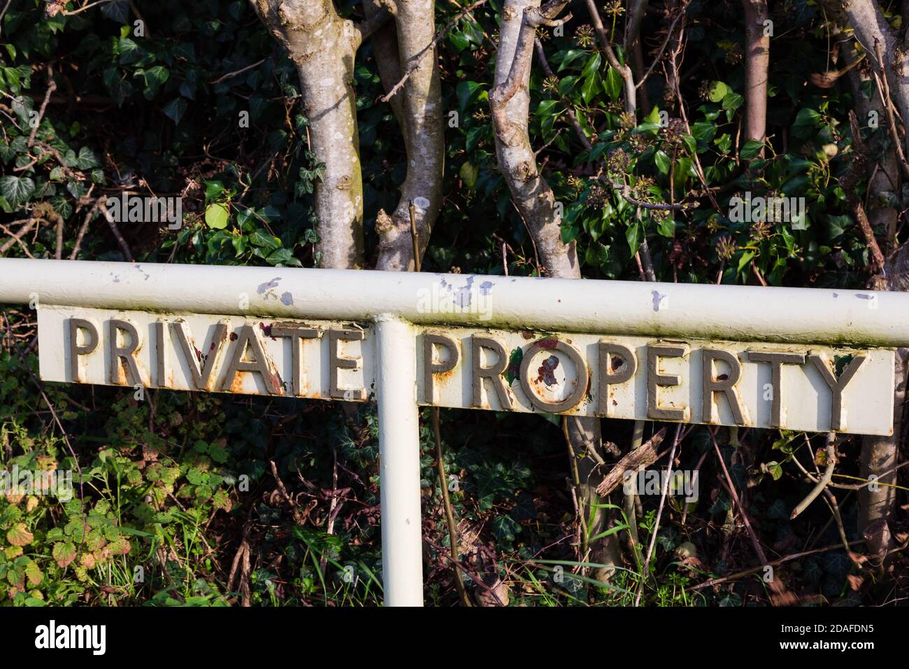 Altes „Privateigentum“-Schild, Grantham, Lincolnshire, England Stockfoto