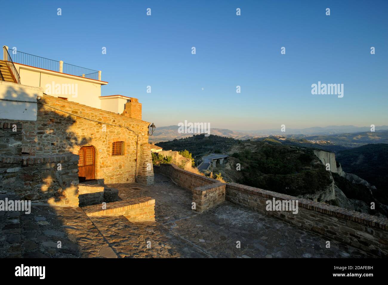 Italien, Basilicata, Aliano, Carlo Levi House Museum bei Sonnenuntergang Stockfoto