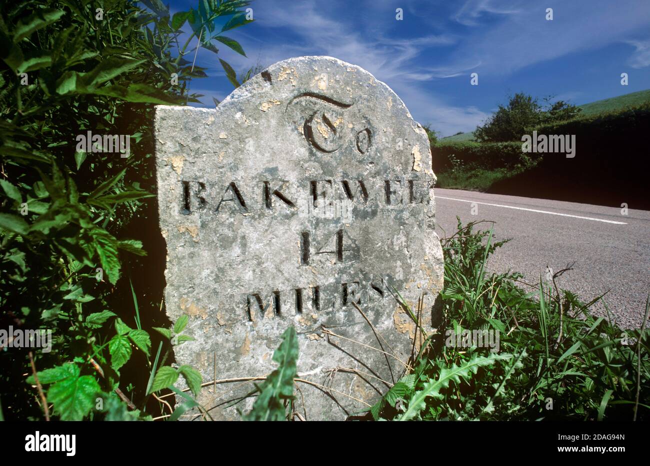 Meilenstein alt graviert -Fotos und -Bildmaterial in hoher Auflösung – Alamy