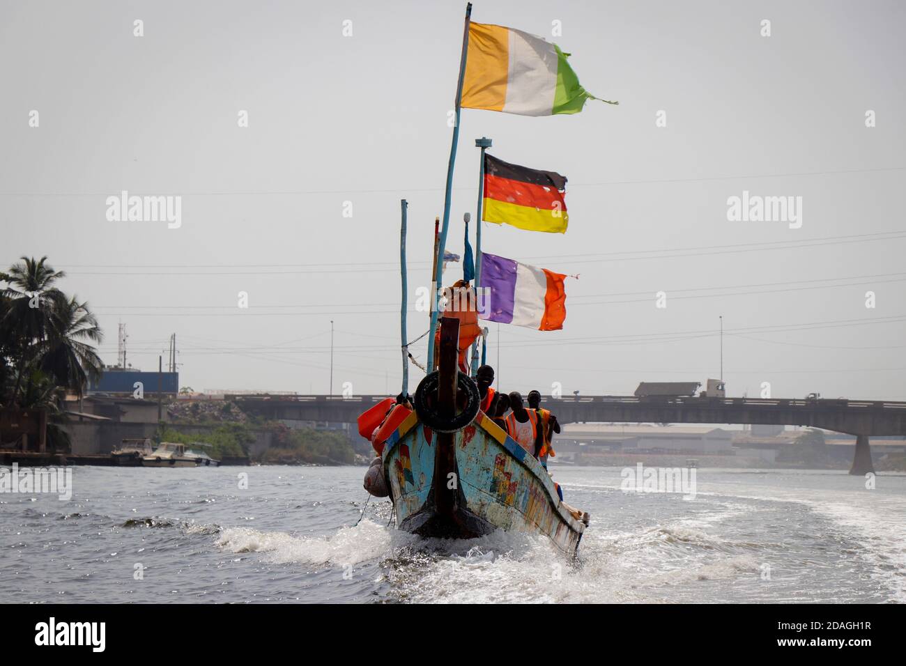 Bootsfahrt über die Lagune, Abidjan, Elfenbeinküste Stockfoto