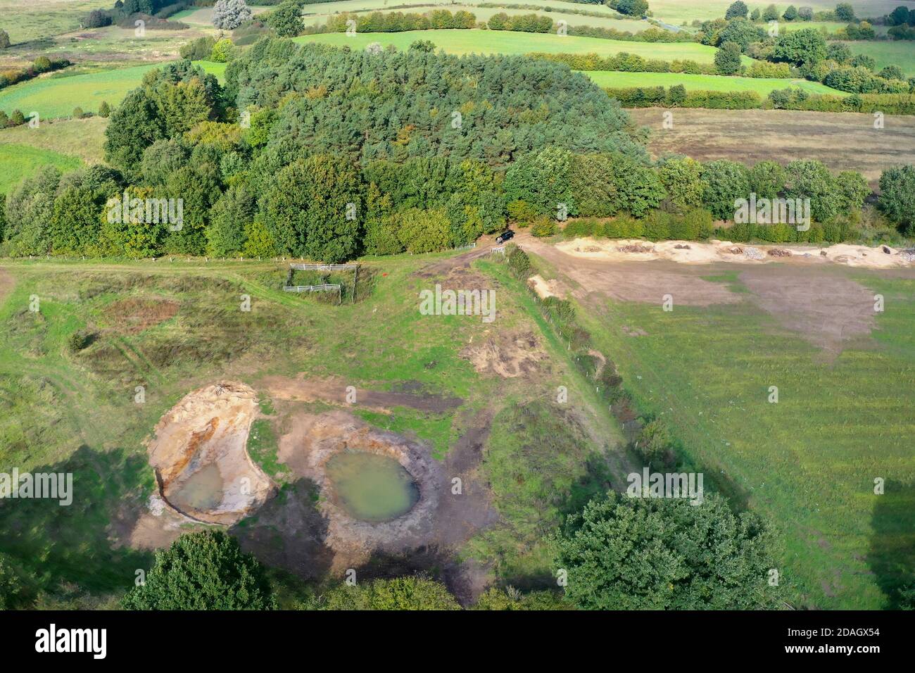 Biotopmessung, Schaffung von Teichen, Becken, Kurven, Sandflächen und cairns, Luftaufnahme, Deutschland, Schleswig-Holstein, Laemmerhof Panten Stockfoto