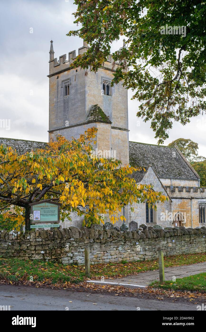 St. Eadburgha Kirche im Herbst. Broadway, Cotswolds, Worcestershire, England Stockfoto