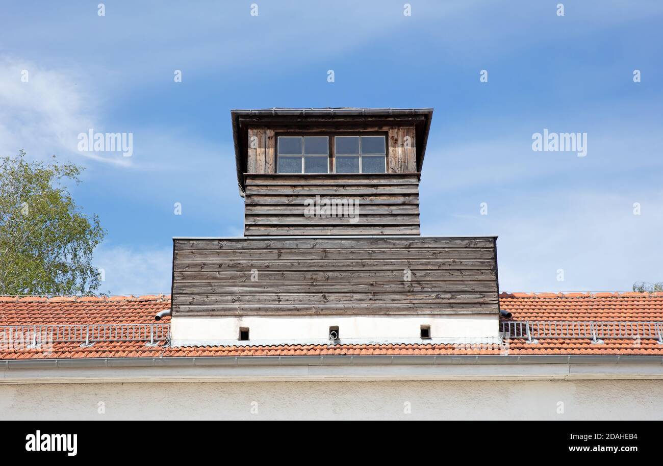 Dachau, Deutschland - 13. Juli 2020: Eintritt ins KZ Dachau, das erste Nazi-Konzentrationslager in Deutschland Stockfoto