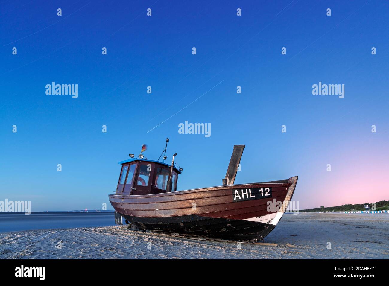 Geographie / Reisen, Deutschland, Mecklenburg-Vorpommern, Ahlbeck, Fischkutter bei Nacht, Ostsee SE, Additional-Rights-Clearance-Info-not-available Stockfoto