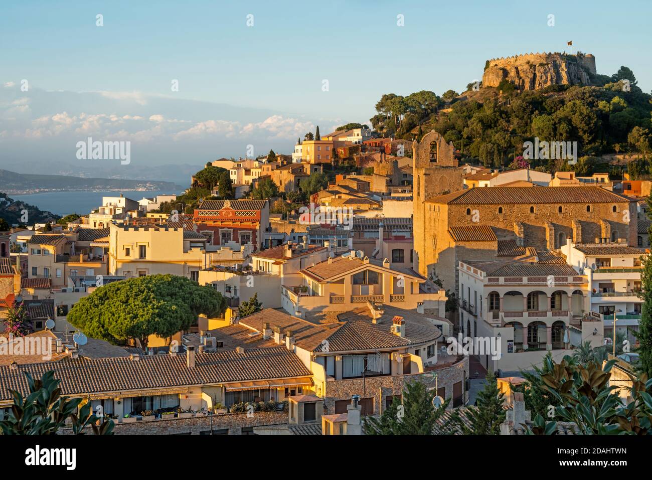 BURGRUINEN ALTSTADT BEGUR COSTA BRAVA KATALONIEN SPANIEN Stockfoto