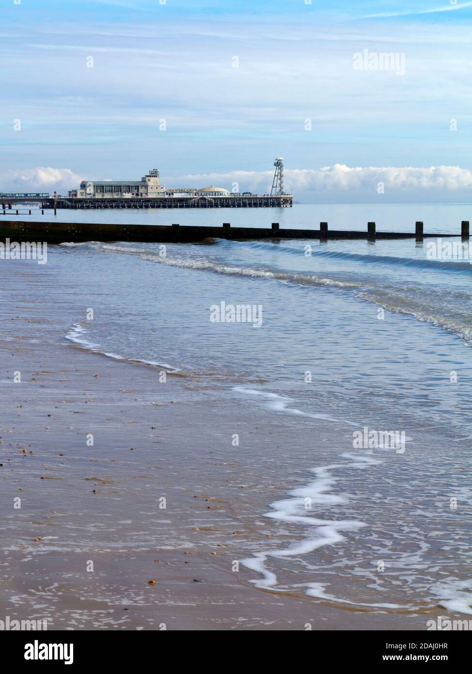 Der Pier und Strand in Bournemouth ein beliebter Badeort An der Südküste Englands Stockfoto