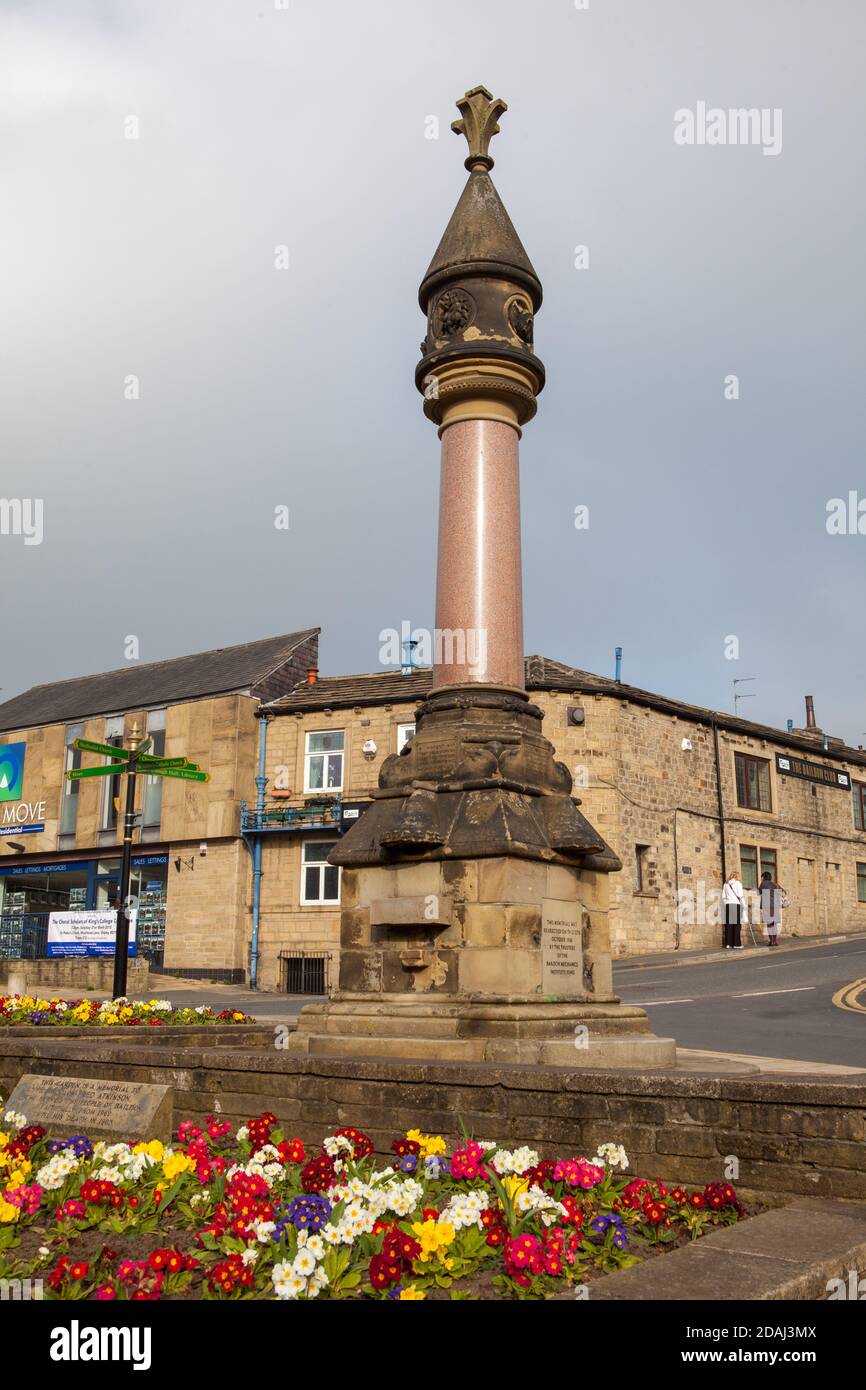 Der 'Potted Meat Stick', eine Gedenkstätte für Trinkfoutain im Zentrum von Baildon, West Yorkshire Stockfoto