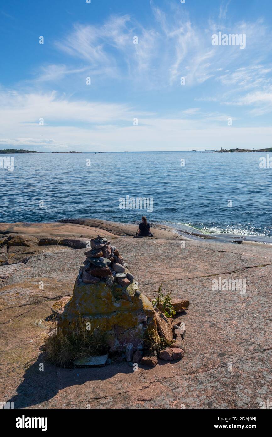 Sonniger Strand in der Stadt Hanko im südlichsten Teil Finnlands Stockfoto