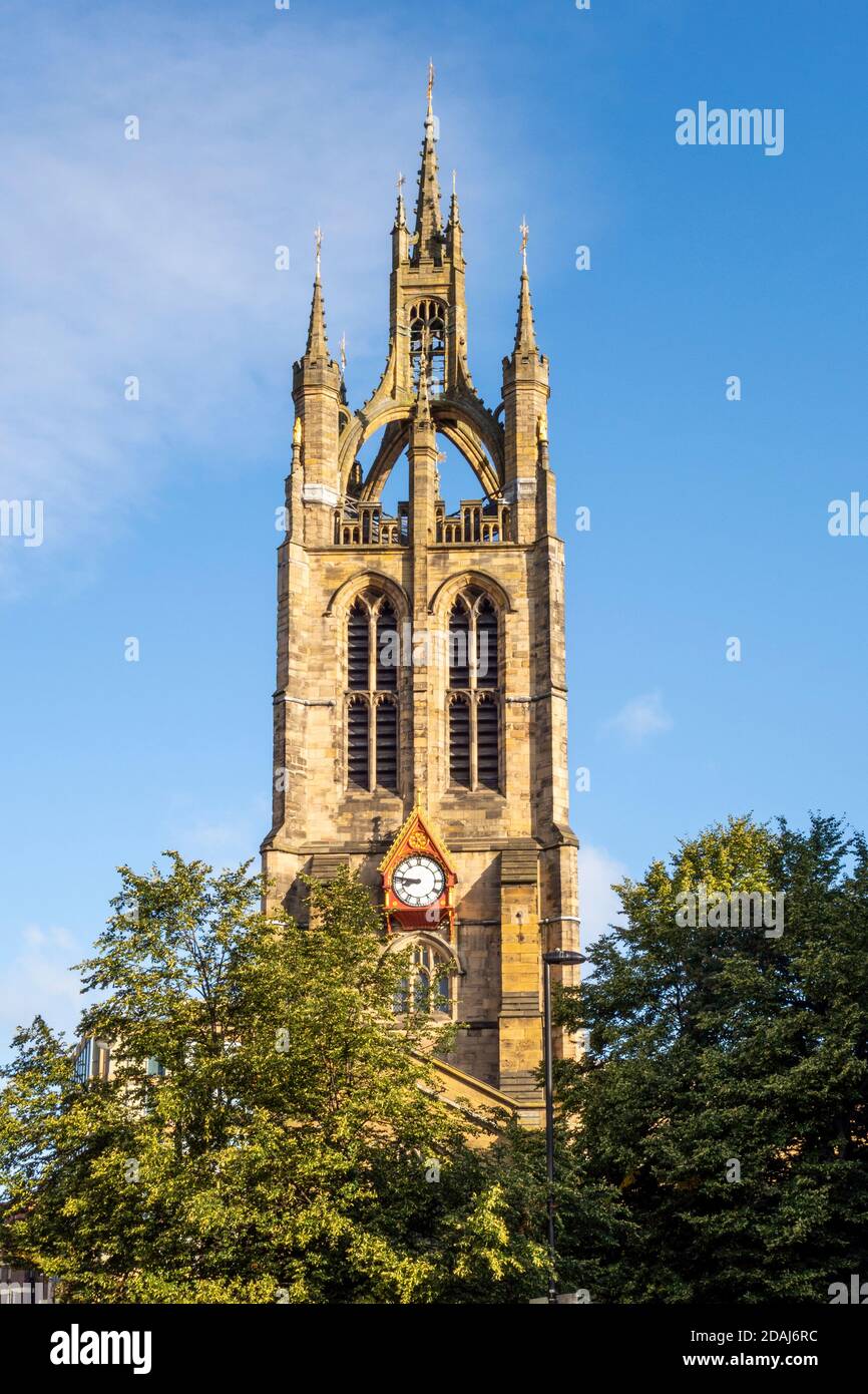 Die Kathedrale St. Nicholas Kirche, mittelalterliche Kirche mit Laterne Turm, Newcastle upon Tyne, Großbritannien Stockfoto