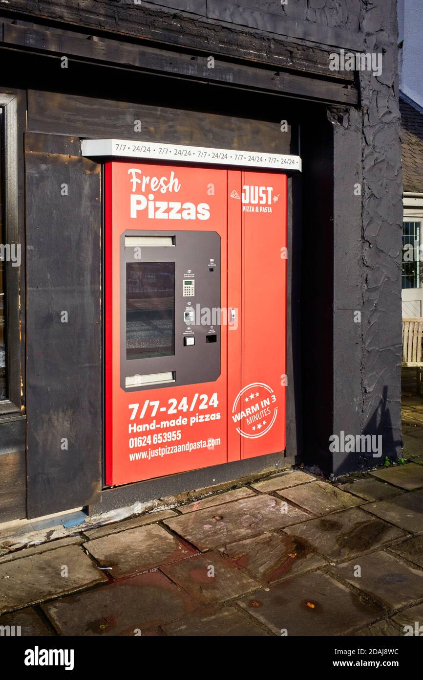 Getränkeautomat mit frischen Pizzas zum Mitnehmen Stockfoto