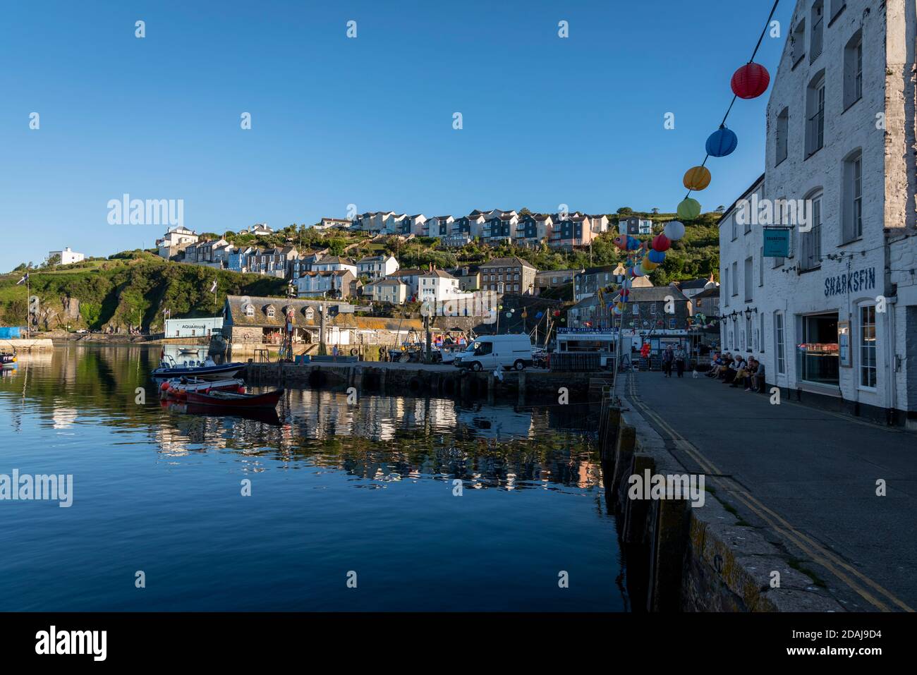 Boote in Mevagissey Harbour, Cornwall, UK Stockfoto