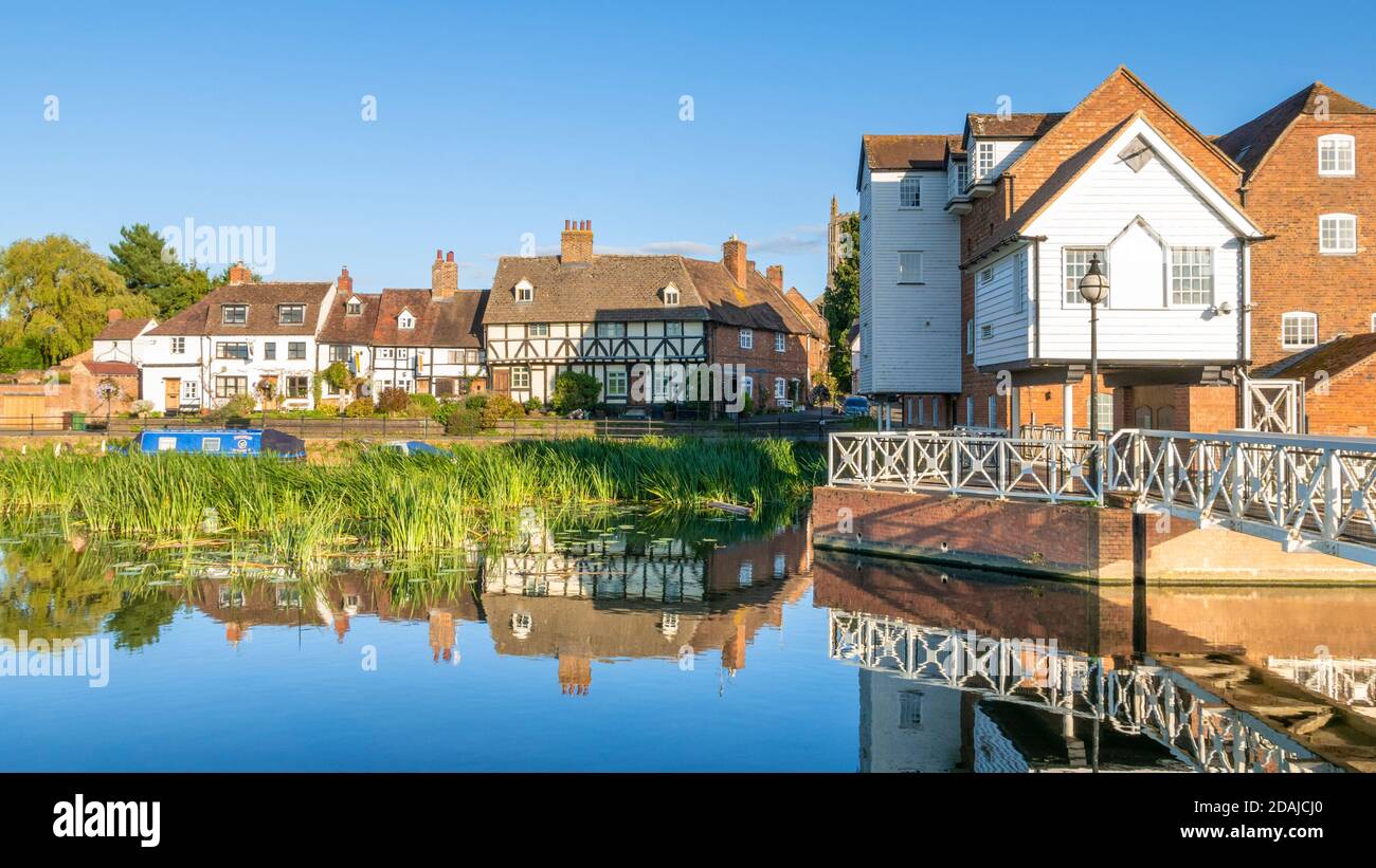 Tewkesbury und der Fluss Avon bei Tewkesbury Mill Abbey Mühle Wassermühle St Marys Road auf dem Severn Way Gloucestershire England GB UK Europa Stockfoto