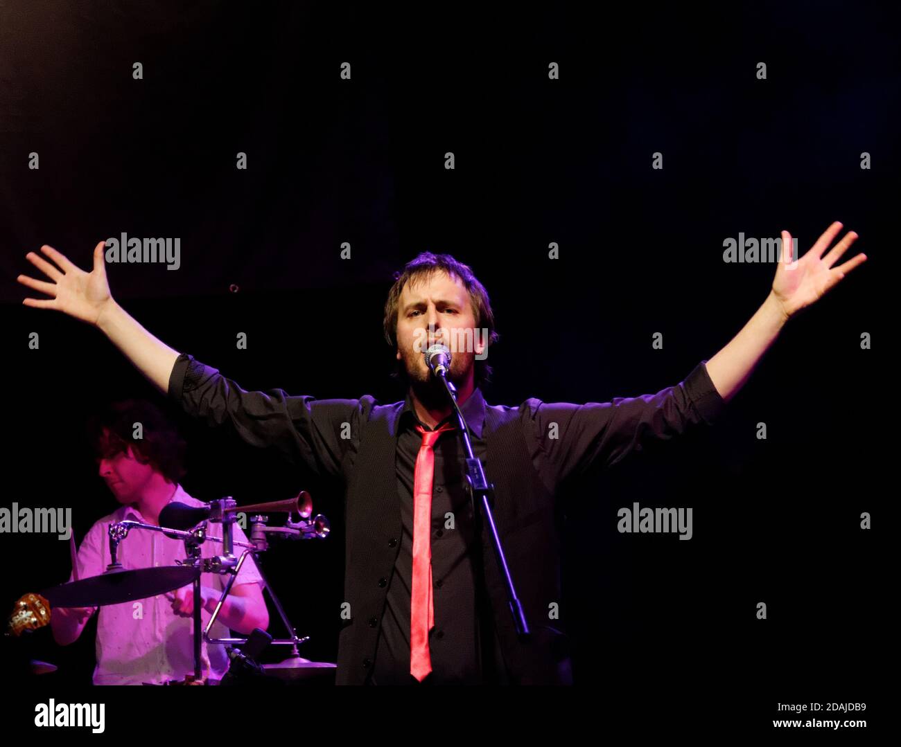 Folk-Rock-Gruppe Bellowhead live im Jahr 2009 Stockfoto